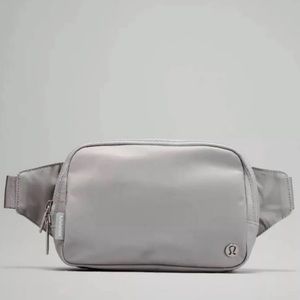NWT - Lululemon Everywhere Belt Bag - LARGE 2L Silver Drop (SILD) * SOLD OUT*